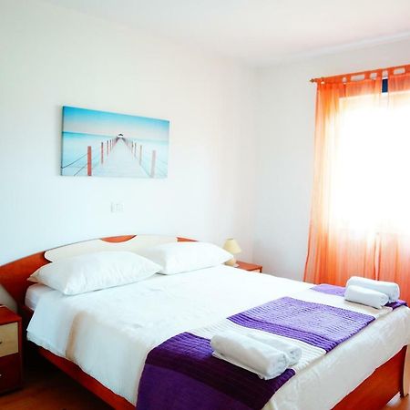 Holiday Home Bura 로비니 외부 사진