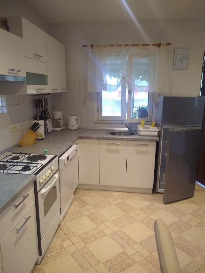 Holiday Home Bura 로비니 외부 사진