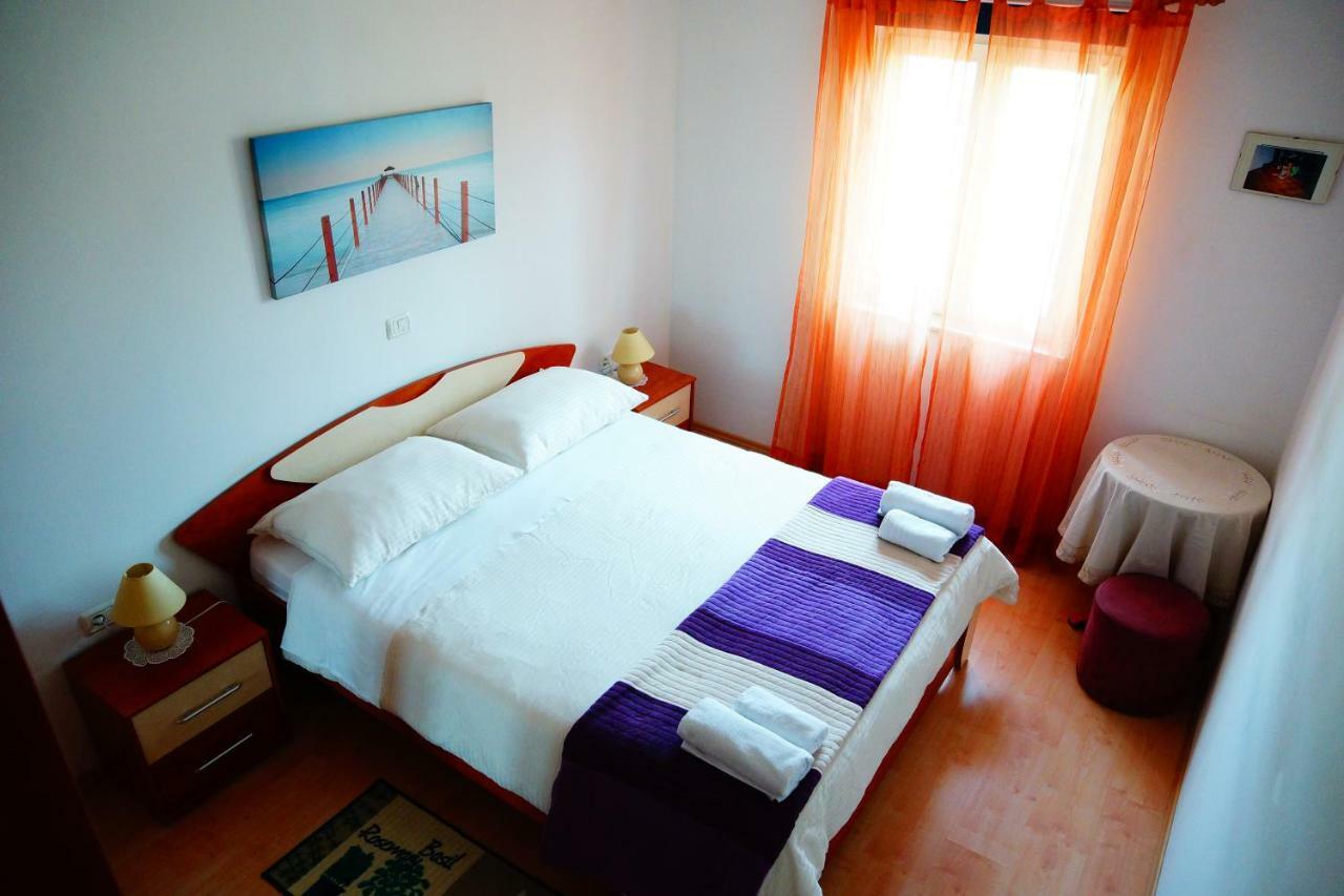 Holiday Home Bura 로비니 외부 사진
