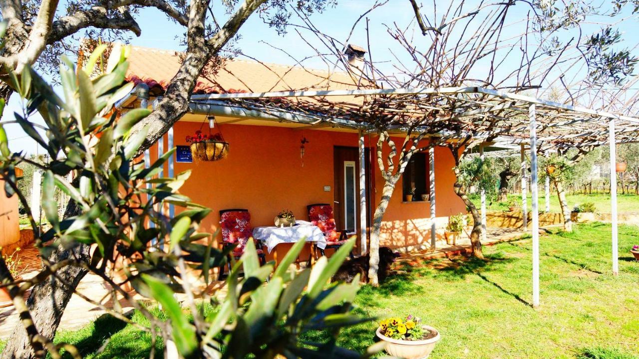 Holiday Home Bura 로비니 외부 사진