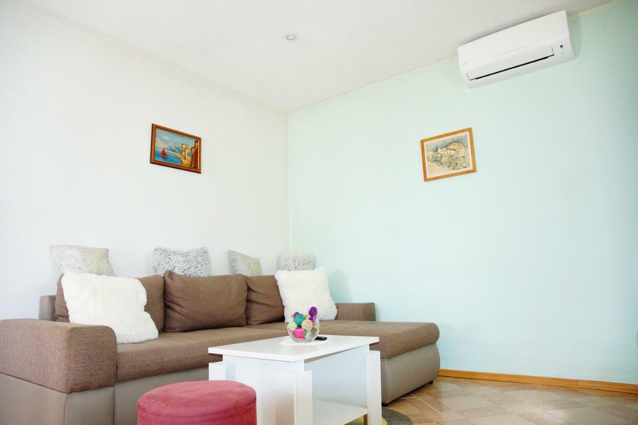 Holiday Home Bura 로비니 외부 사진